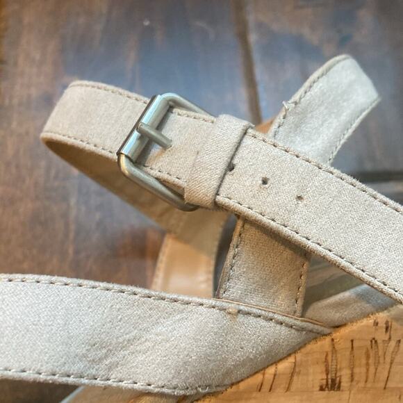 Dolce Vita gray suede 4.5” wedges, size 10 - Picture 4 of 8